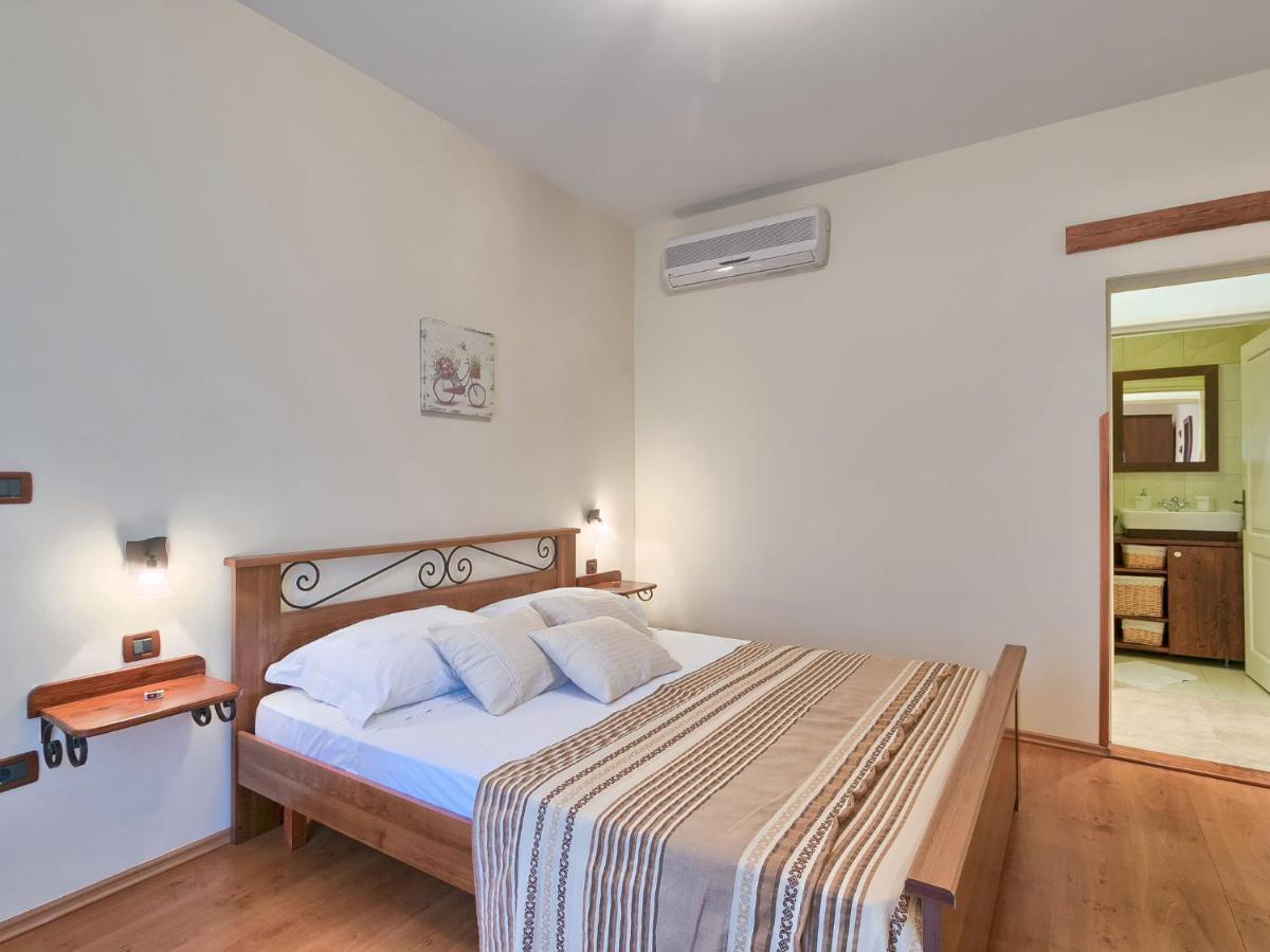 Apartment Sani-1 By Interhome Pjescana Uvala Esterno foto